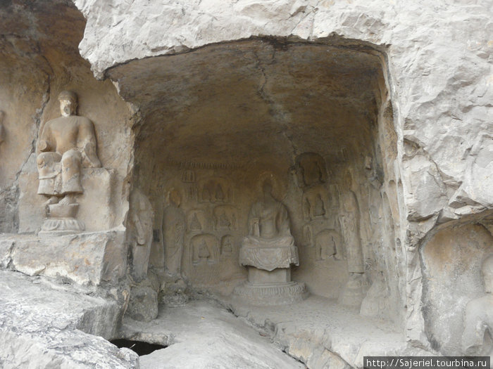 Каменные пещеры у Драконовых ворот... Лоян, Китай