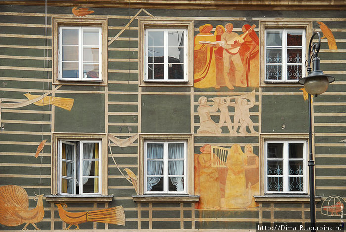 Разрисованные фасады домов уже видел, но в таком стиле встречаются в первый раз. Можно считать это отличительной чертой Польши. Варшава, Польша