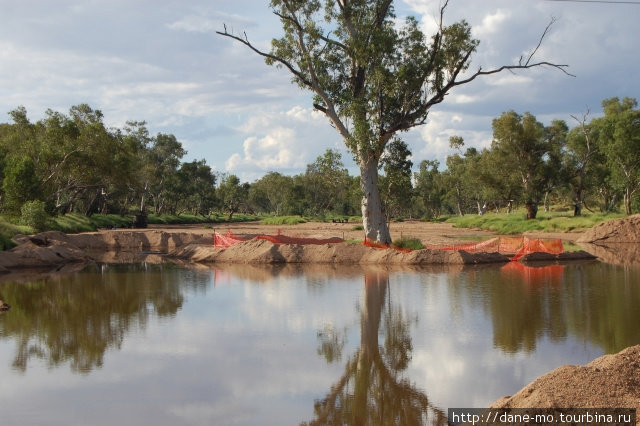 Вдоль реки к телеграфной станции Элис-Спрингс, Австралия