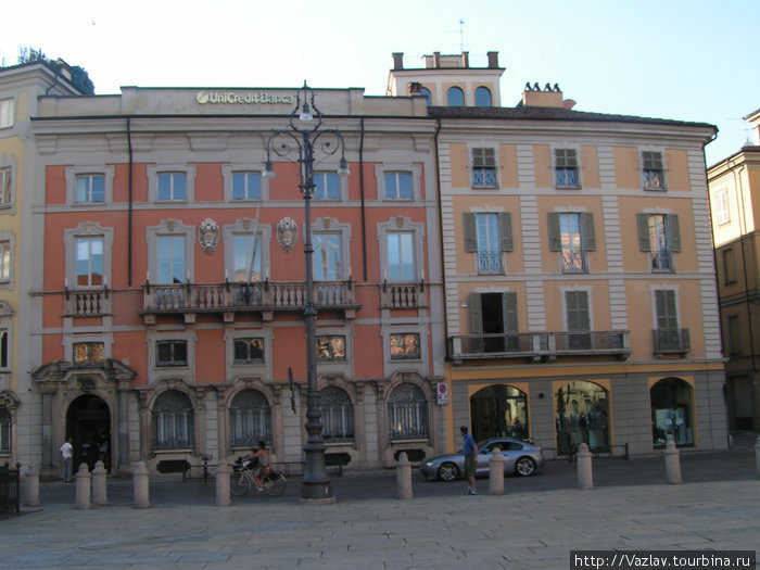 Фрагмент ансамбля площади Пьяченца, Италия