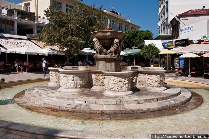 Фонтан Моросини / Morosini Fountain