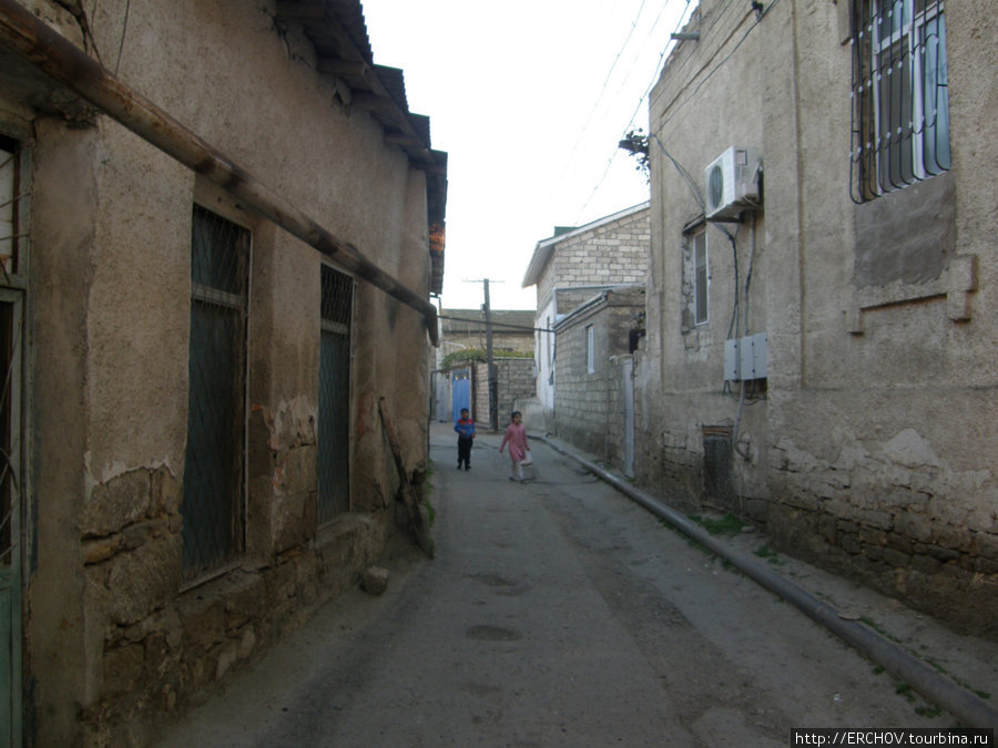 Улочки посёлка. Амираджан, Азербайджан