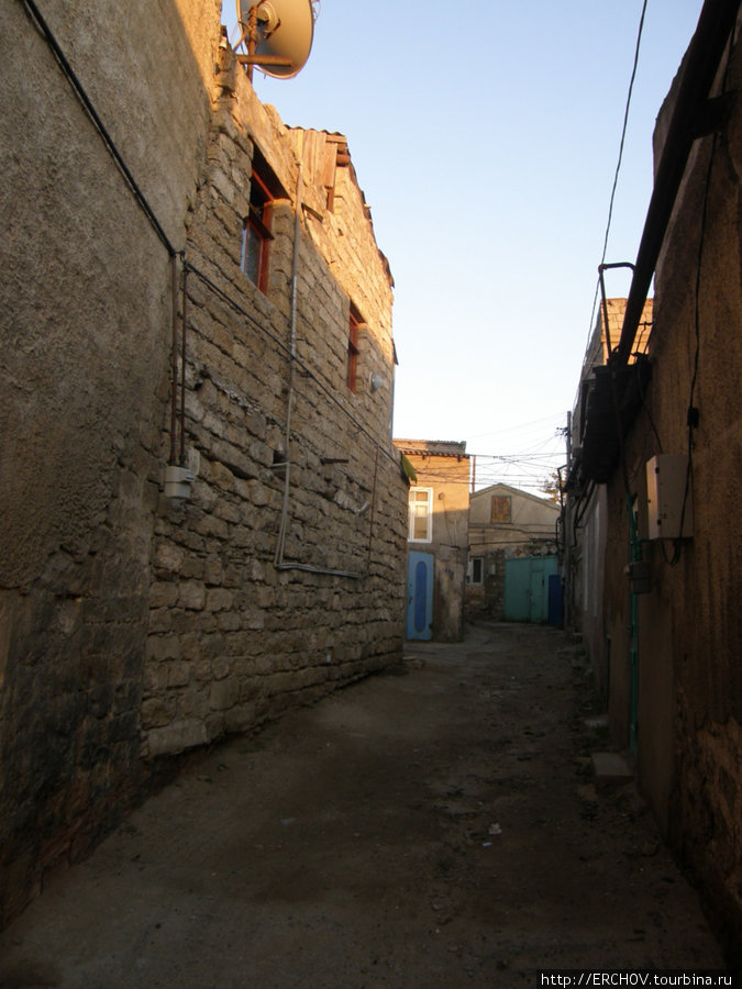 Посёлок Амираджан и его мечеть