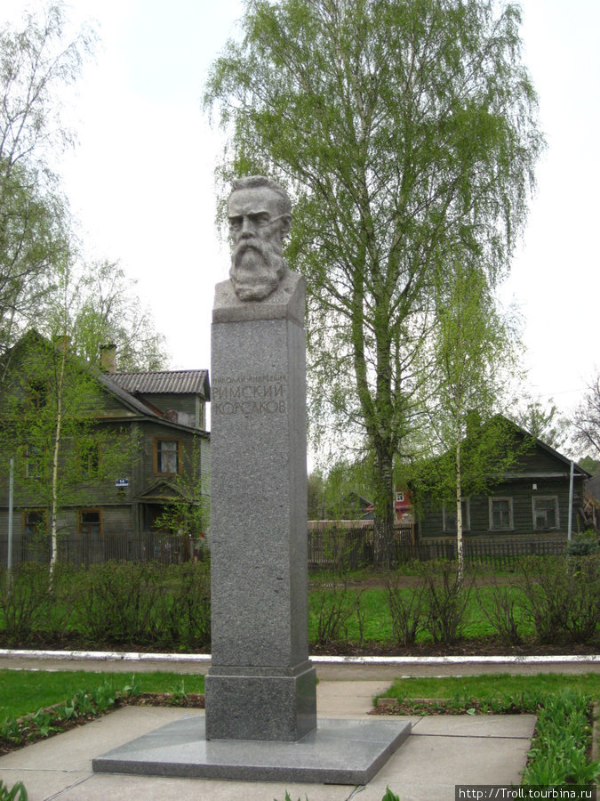 Памятник Н.А.Римскому-Корсакову Тихвин, Россия