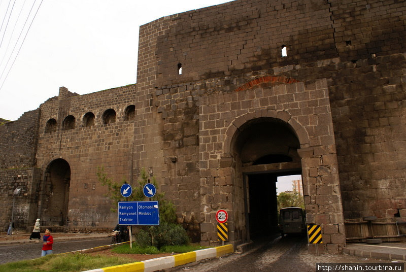 Ворота Диярбакыр, Турция