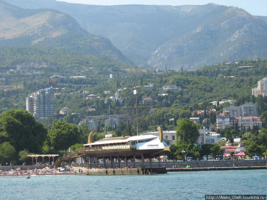 Прогулка по морю вдоль южного берега Крыма Республика Крым, Россия