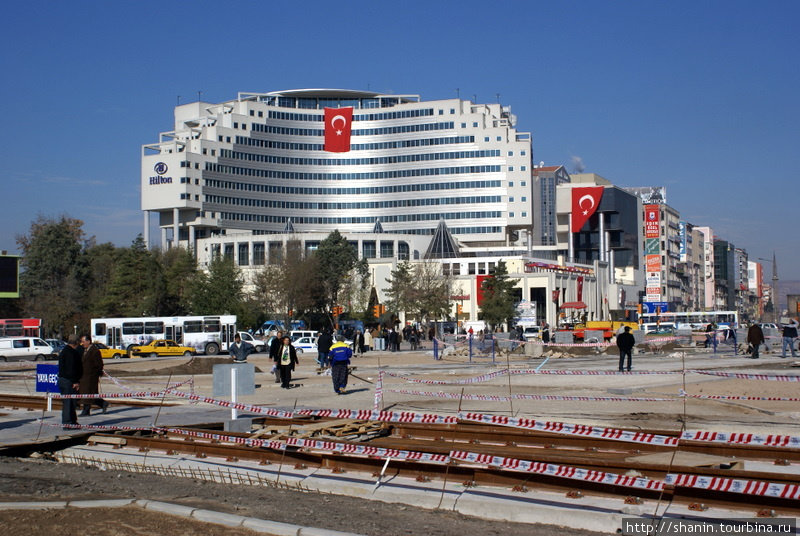 Главная площадь Кайсери ремонтируется к празднику Кайсери, Турция