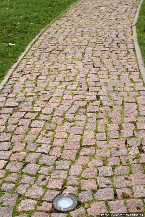 дорожка из красного камня Пярну, Эстония