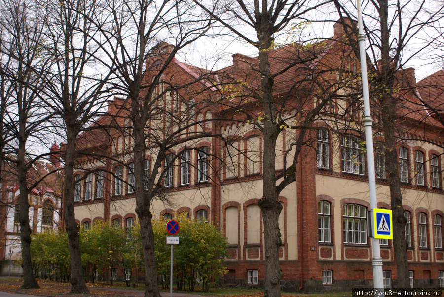 старая гимназия Пярну, Эстония