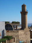 На заднем плане — мечеть 1441 года постройки. Обратите внимание на ребра в основании башни минарета и сравните с предыдущей фоткой.