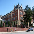 В н. XX века в этом здании находился городской суд. Теперь здесь располагается государственный педагогический университет им. И. Франко.