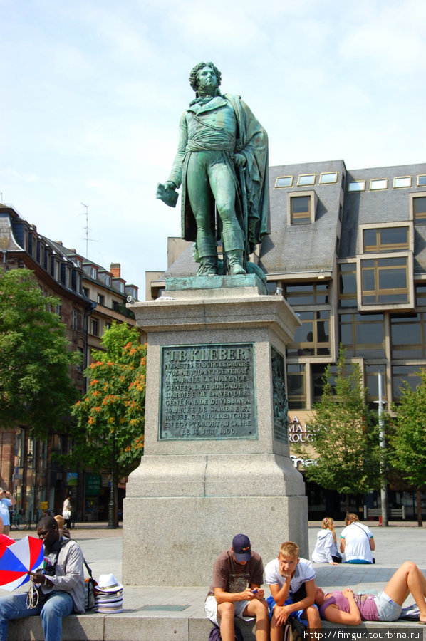 Памятник Жан Батисту Клеберу,генералу и участнику наполеоновских войн,уроженцу Страсбурга. Страсбург, Франция