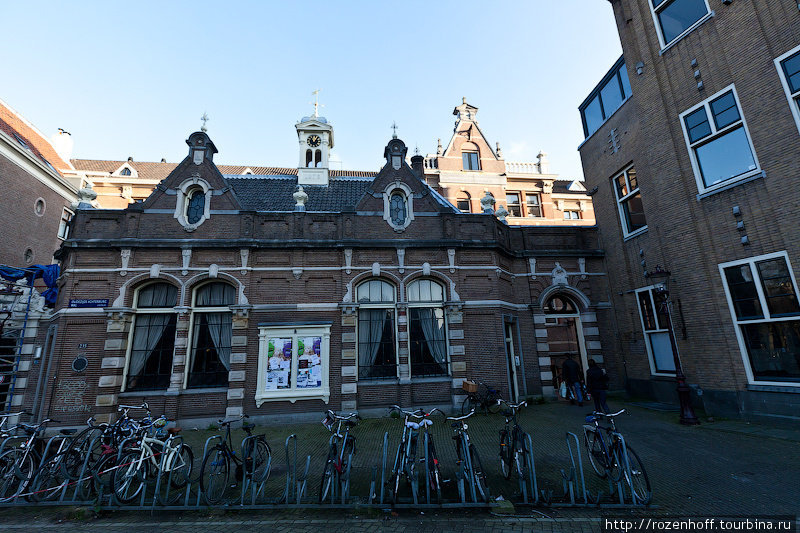 Амстердам. Каналы. Улицы. Велосипеды. Амстердам, Нидерланды