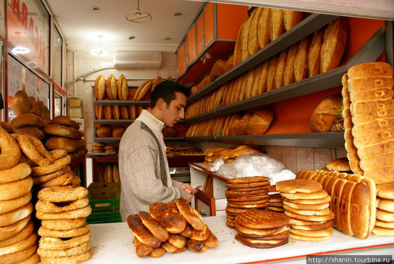 В хлебном магазине огромный выбор Невшехир, Турция