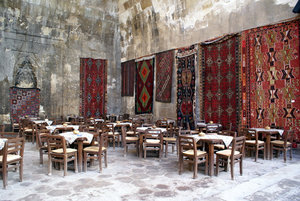 Кафе в здании медресе Шифайе в Сивасе