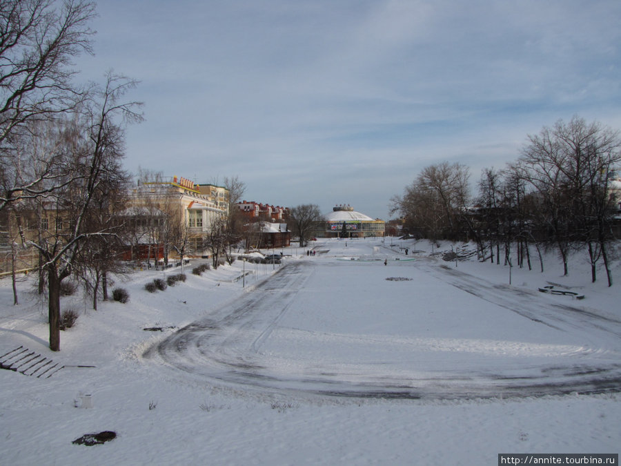 Лыбедский бульвар. Панорама с моста. Зимнее утро. Рязань, Россия