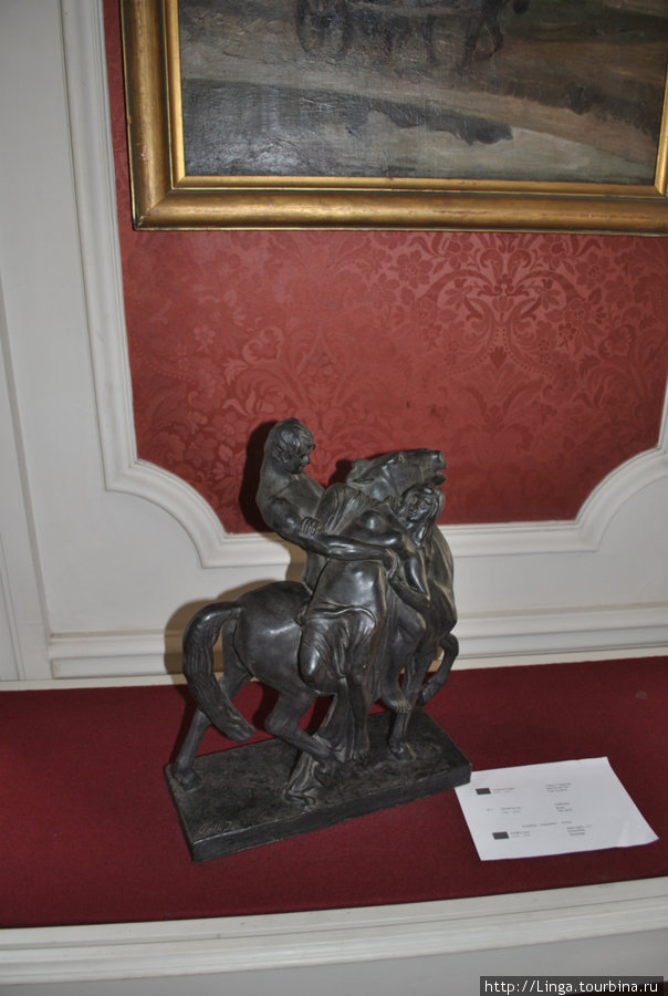 Лошади во дворце Фештетич