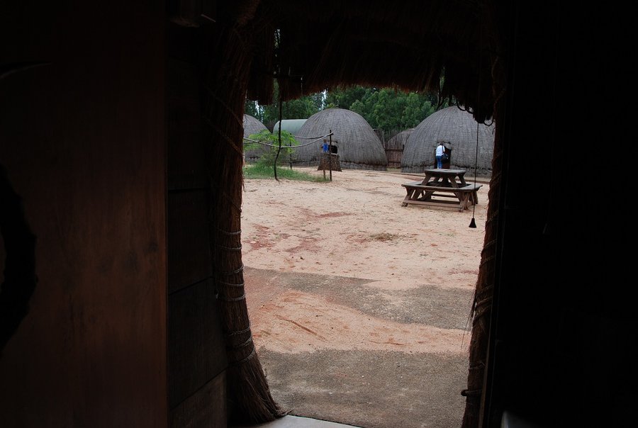 вы бы видели ключ от двери на деревянной палке, жаль нет фото Млилване Санктуарий Дикой Природы, Свазиленд