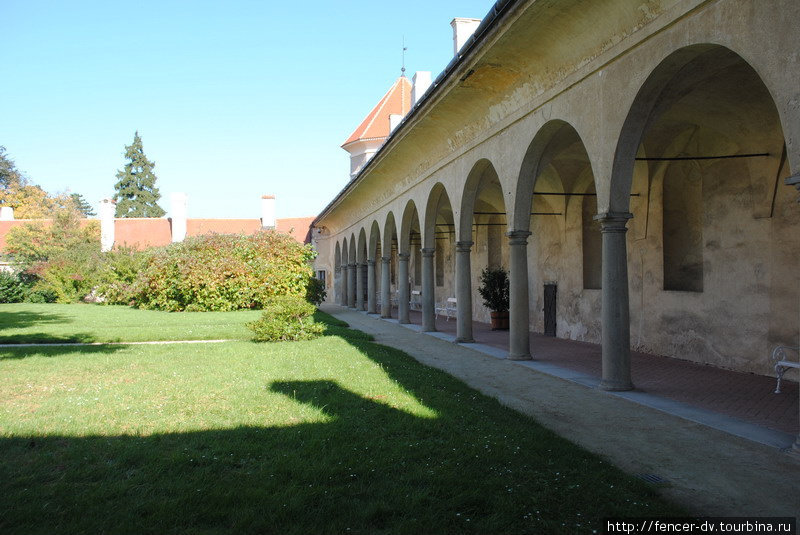 Во дворике телчского замка Телч, Чехия