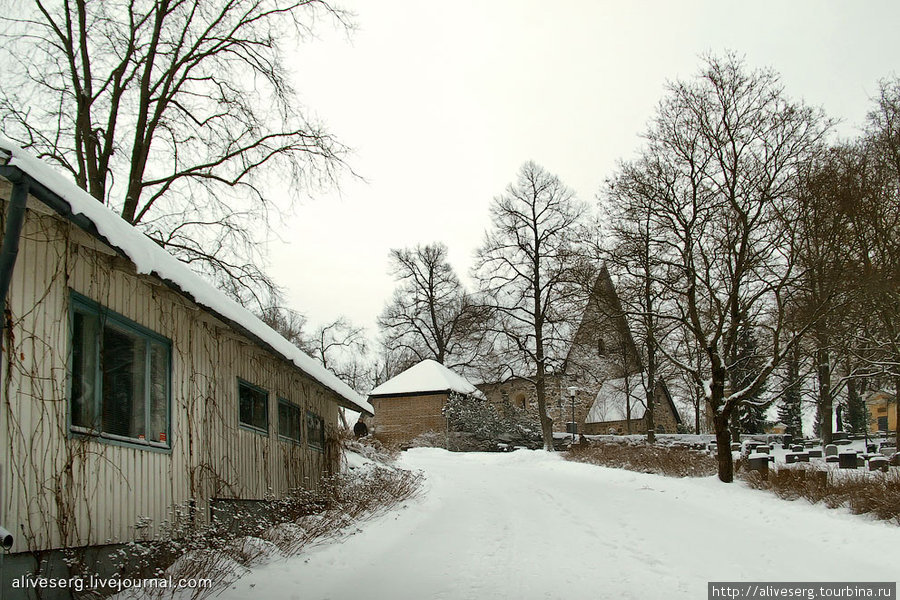 Дорожка к церкви Св.Катарины, на окраине Турку, Финляндия Турку, Финляндия