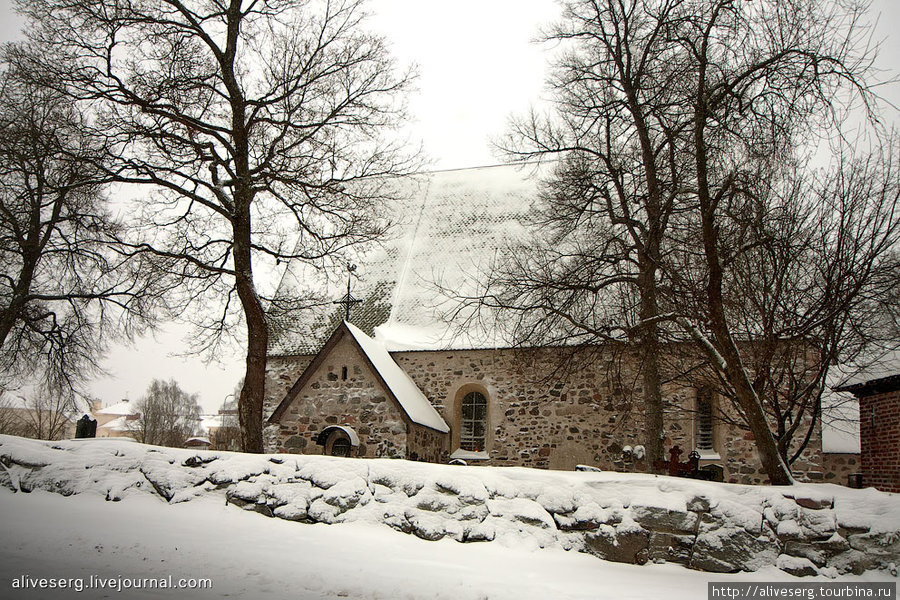 Дорожка к церкви Св.Катарины, на окраине Турку, Финляндия Турку, Финляндия