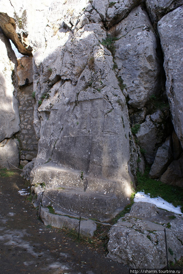 В узком ущелье Чорум, Турция