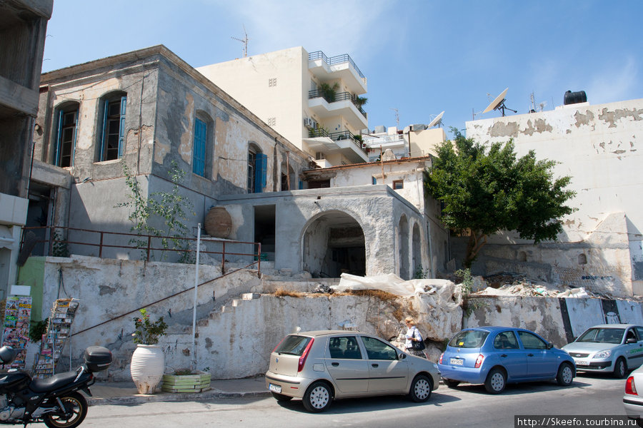 Заброшенные здания Агиос-Николаос, Греция