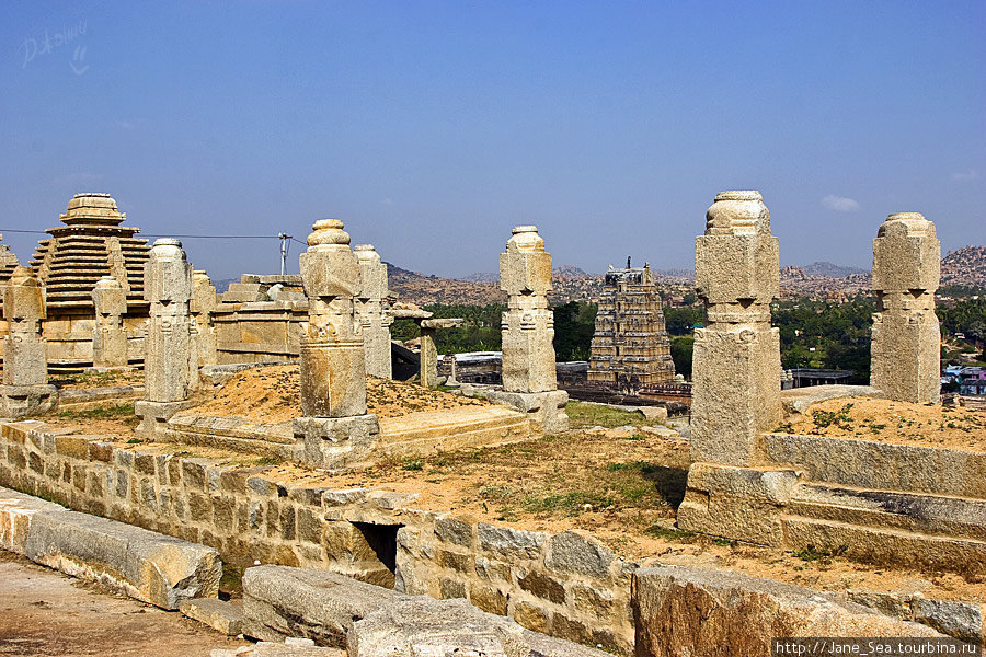 развалины около храма Вир