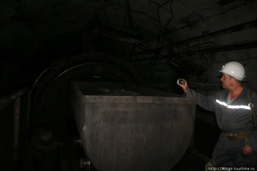 На угольном опрокиде Дзержинск, Украина