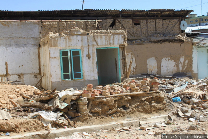 Дома обновляются, старые сносят или рушатся сами от старости Ташкент, Узбекистан