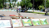Картины продают на центральных улицах