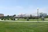 Площадь и здание Сената