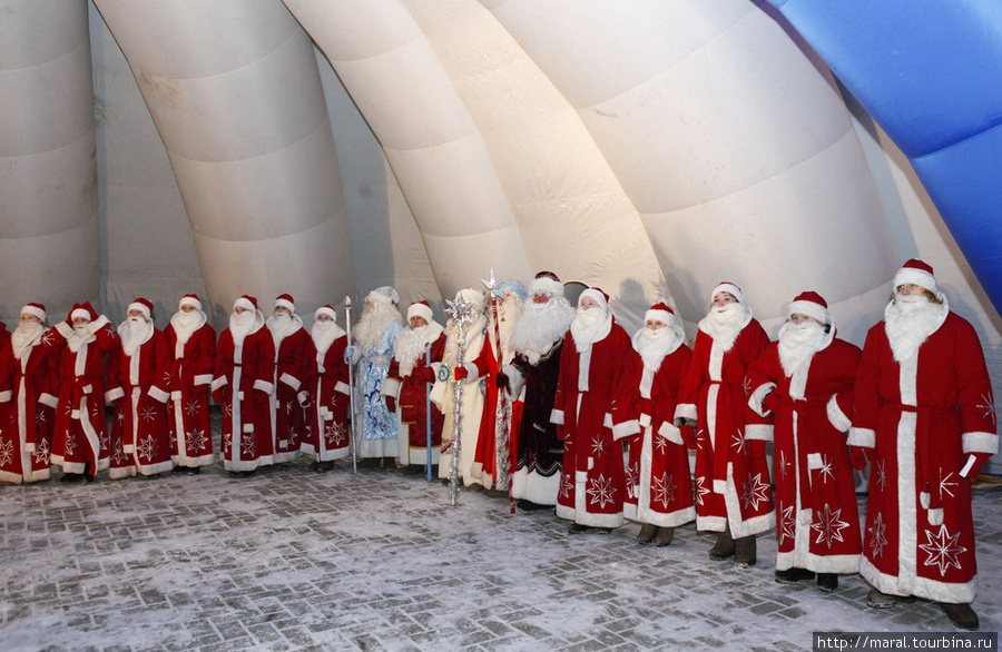 Деды Морозы повернулись к народу лицом Рыбинск, Россия