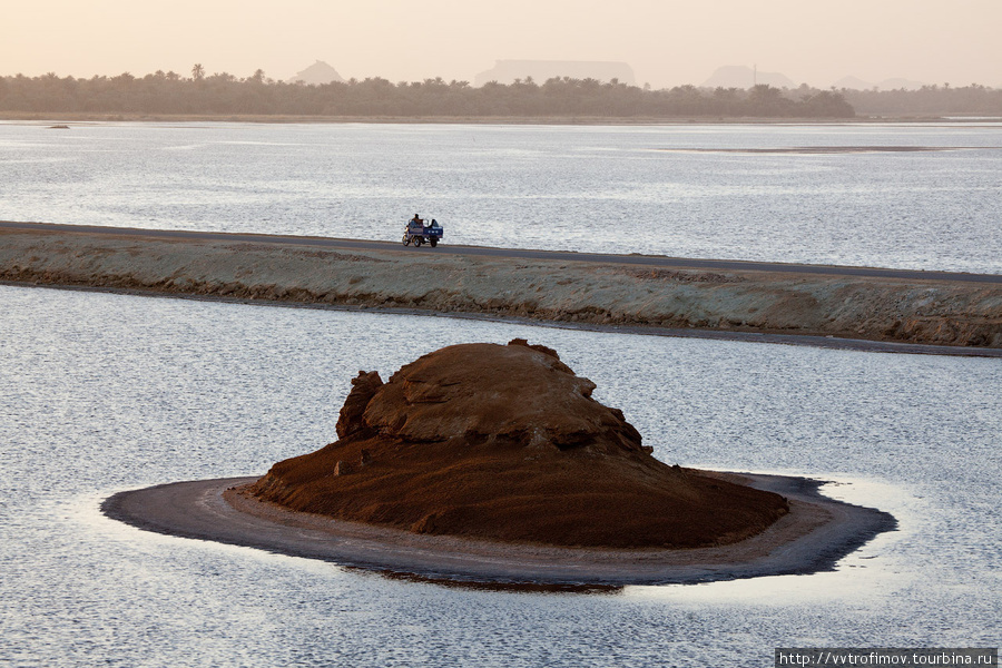 Солёное озеро Zaytun Оазис Сива, Египет