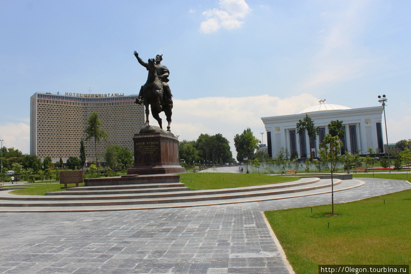 Новый сквер без тени Ташкент, Узбекистан
