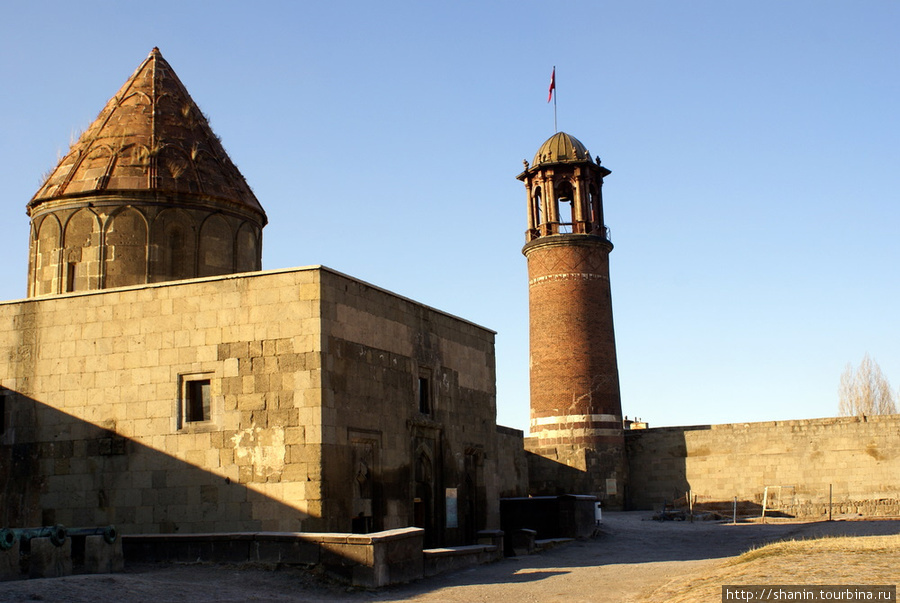 НА территории крепости Эрзурум, Турция
