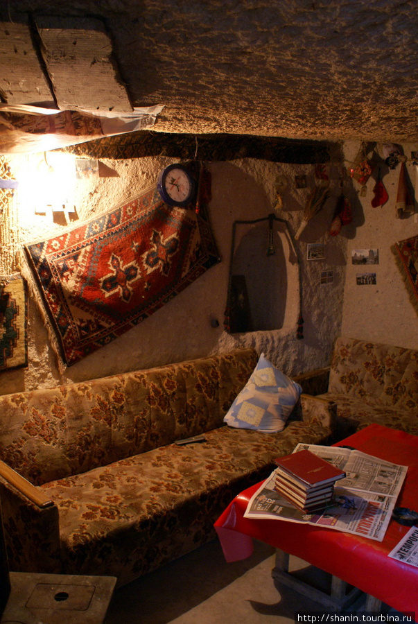 В жилой пещере в Гёреме Гёреме, Турция