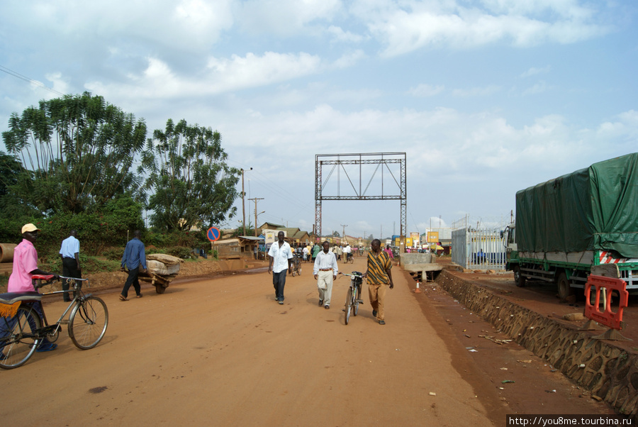 Бусиа — пограничный переход на кенийско-угандийской границе (Уганда) Бусия, Уганда