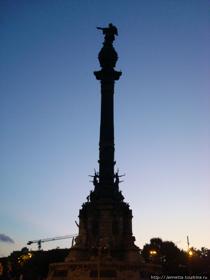 Памятник Колумбу. Установлен на месте высадки мореплавателя, вернувшегося из первого плавания в Америку. Лифт доставит на смотровую площадку. Барселона, Испания