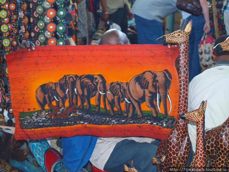 Очень яркий батик — закат со слонами Найроби, Кения