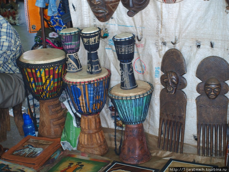 Как же без племенных :) барабанов! Найроби, Кения