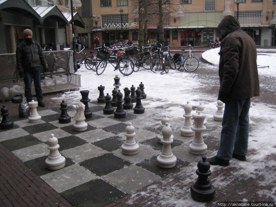 Площадь с шахматной доской Амстердам, Нидерланды