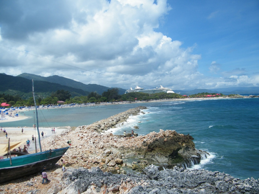 Частный пляж на острове Гаити Гаити