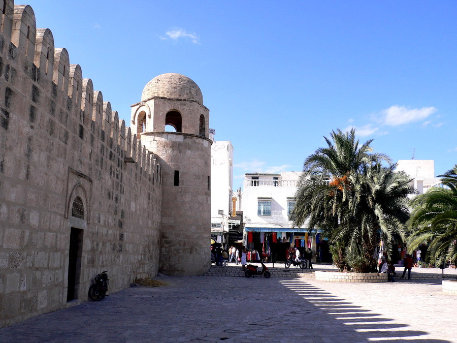 Крепость-монастырь и пиратские корабли города Сус Сусс, Тунис