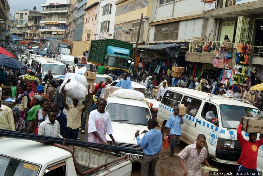 движение на улицах Кампалы Кампала, Уганда