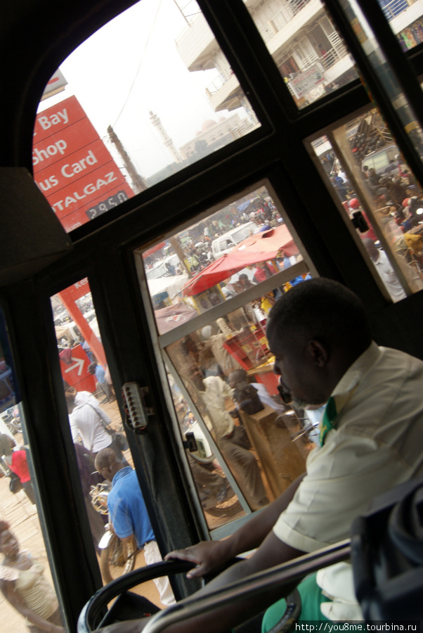 водитель автобуса Кампала, Уганда