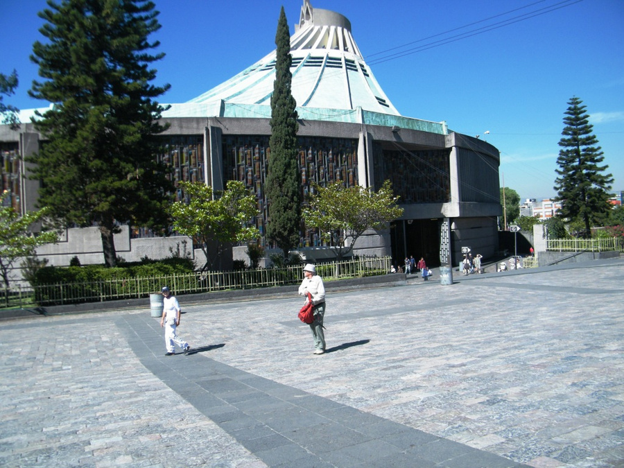 Современный католический храм Мехико, Мексика