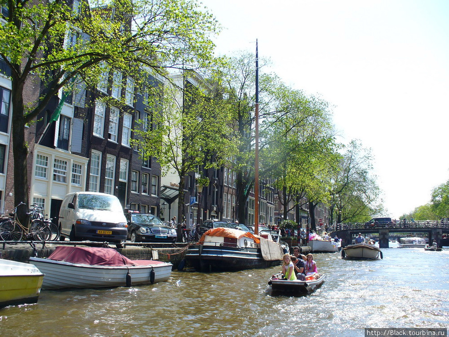 Воды «Северной Венеции» Амстердам, Нидерланды