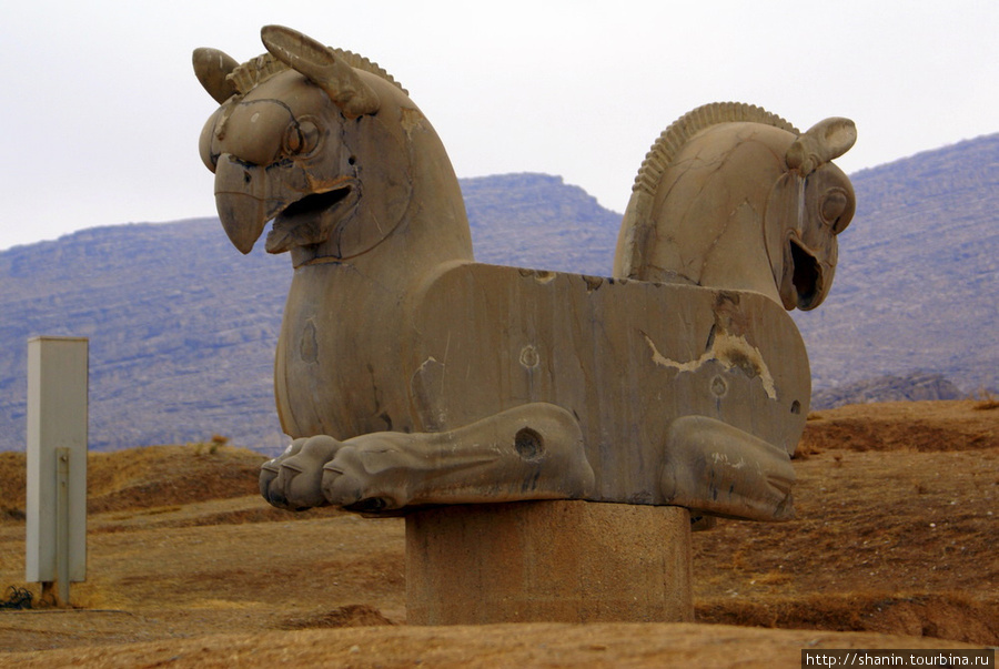 Два грифона Персеполь древний город, Иран
