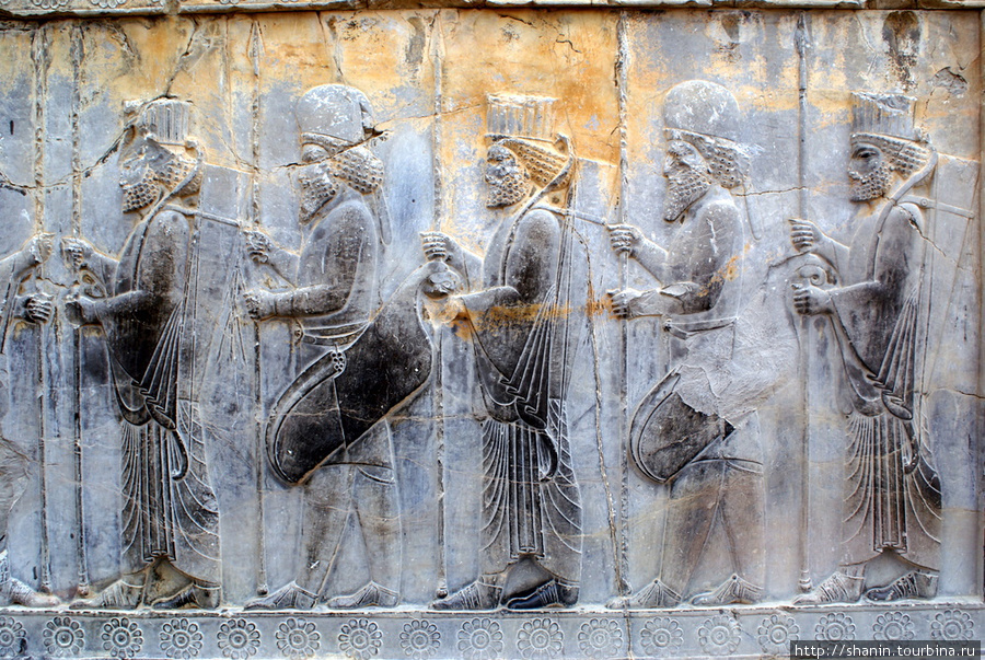 Торжественная процессия персидских воинов Персеполь древний город, Иран